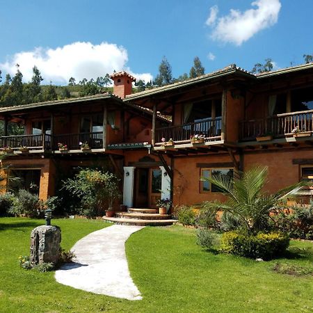Ilatoa Lodge Quito Exterior photo