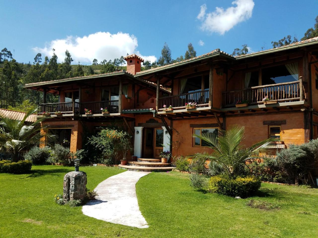 Ilatoa Lodge Quito Exterior photo